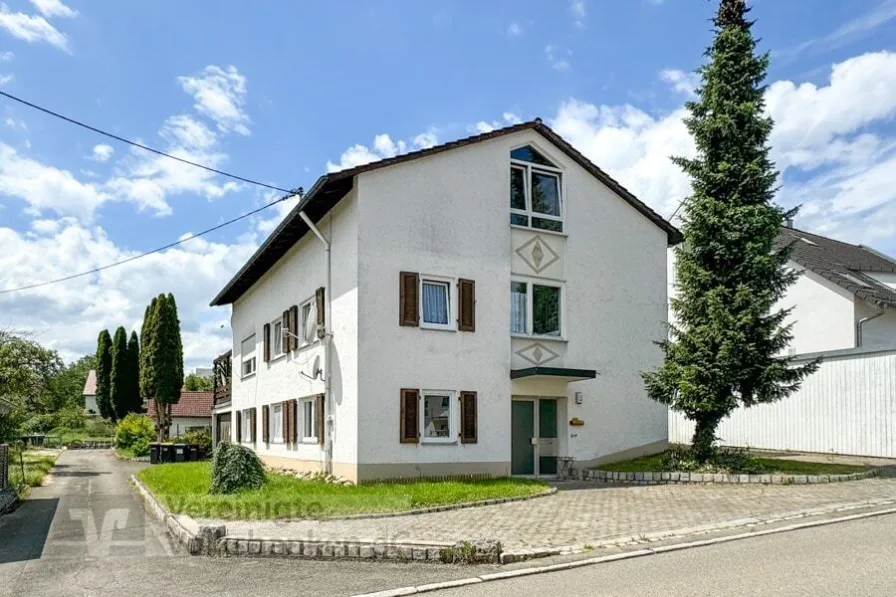 Außenansicht - Haus kaufen in Reutlingen - 2 Familienhaus mit großem Garten - Vermietet