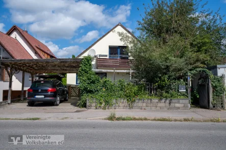 Außenansicht - Haus kaufen in Heimsheim - Platz für die ganze Familie! Tolles Einfamilienhaus in Heimsheim!