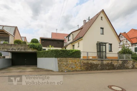 Aussenansicht - Haus kaufen in Holzgerlingen - Charmantes Einfamilienhaus mit Potential