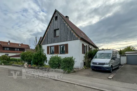 Außenansicht  - Haus kaufen in Schönaich - Einfamilienhaus mit einzigartigem Garten