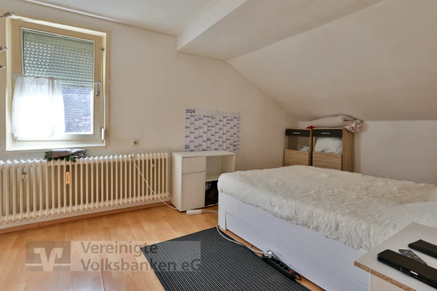 DG (links) Schlafzimmer