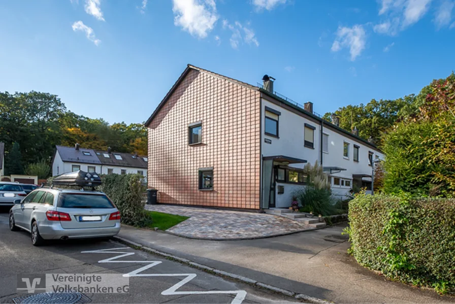 Außenansicht - Haus kaufen in Sindelfingen - Die Belohnung für langes suchen