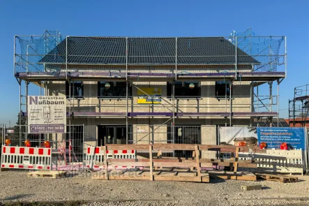 Titelbild - Haus kaufen in Reutlingen - ERLEBEN SIE DEN SOMMER/HERBST 2025 IN DEN EIGENEN 4 WÄNDEN!