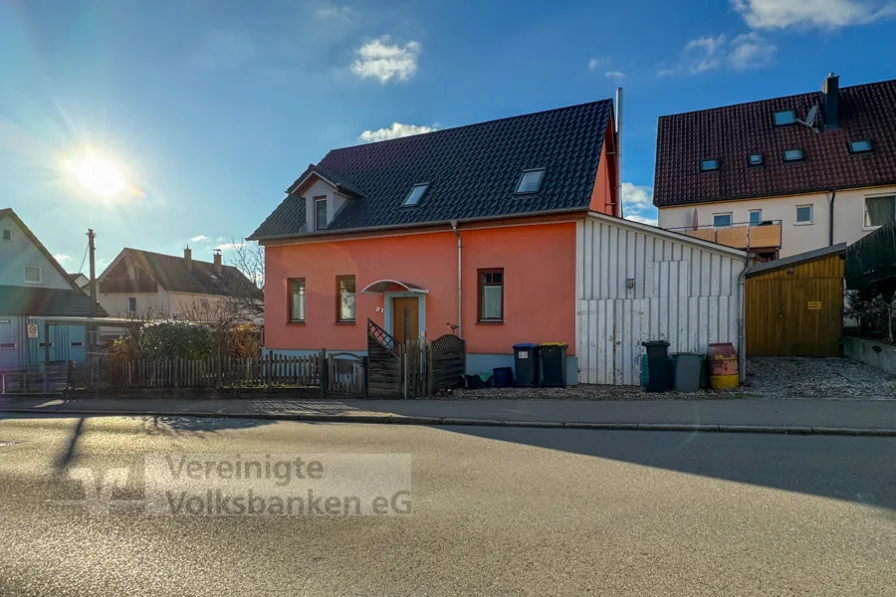 Aussen - Haus kaufen in Reutlingen / Betzingen - Freistehendes Schmuckstück-EFH mit Garage