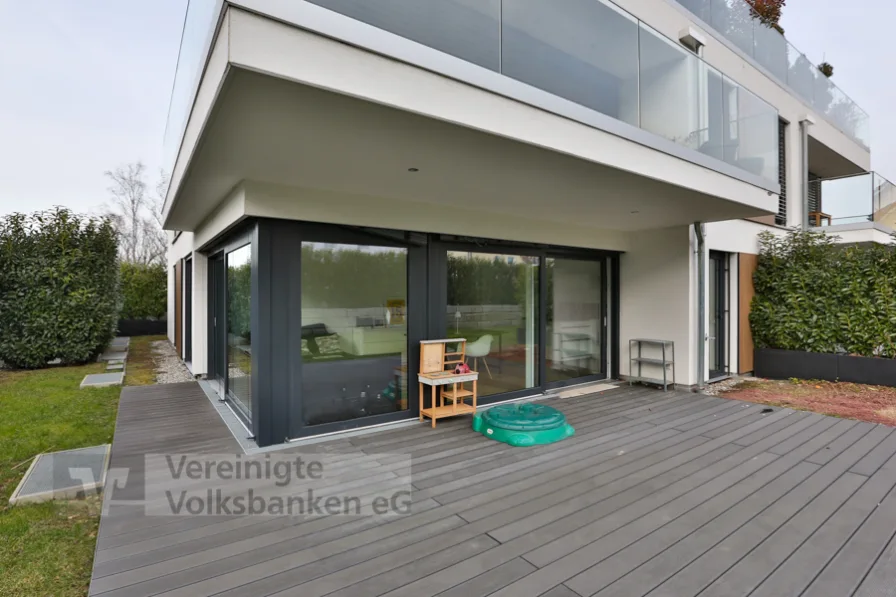 Außenansicht - Wohnung mieten in Reutlingen - Exklusives Wohnerlebnis: Gehobene Wohnung mit Garten und Terrasse!