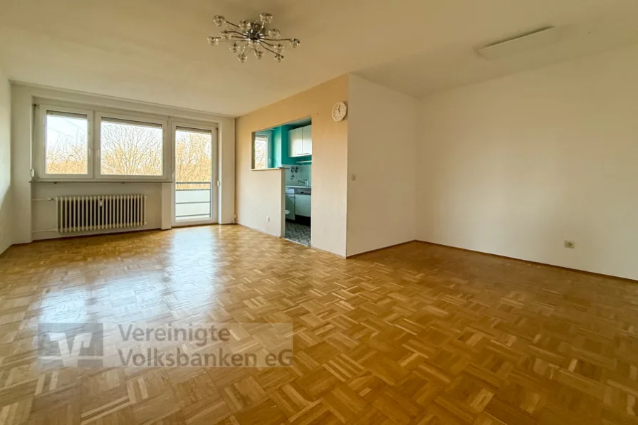 Wohnzimmer - Wohnung kaufen in Stuttgart / Plieningen - Sonnige 3 Zimmer Wohnung mit toller Aussicht in die Natur