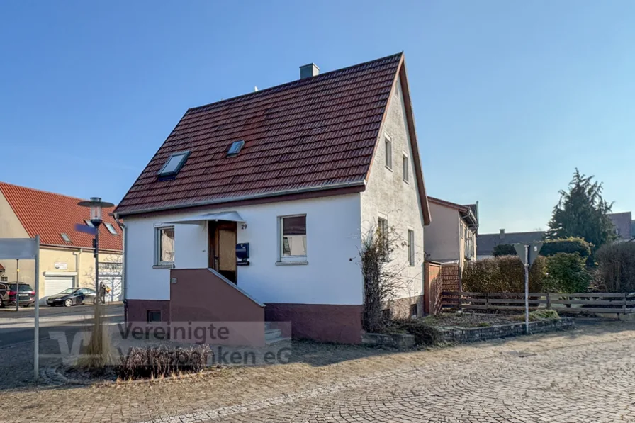 Titelbild - Haus kaufen in Riederich - FREISTEHENDES EFH IN RIEDERICH MÖCHTE IM NEUEN GLANZ ERSTRAHLEN!