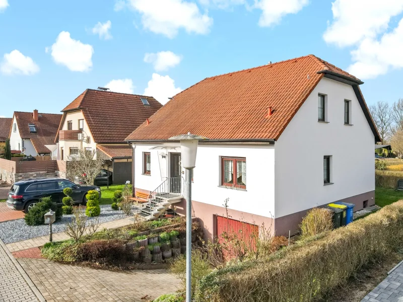 Hausansicht  - Haus kaufen in Schkopau - Charmantes Einfamilienhaus in idyllischer Lage