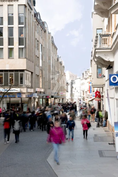 Halle_(Saale) - Laden/Einzelhandel mieten in Halle - 440 m² VK-Fläche in A-Lage