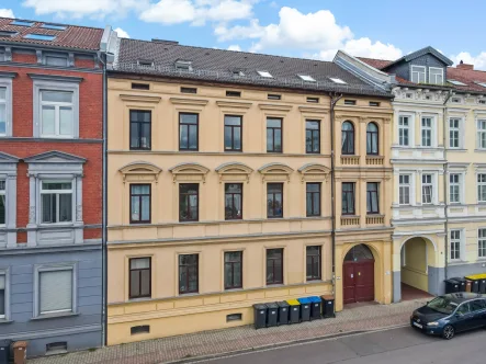 Hausansicht  - Wohnung mieten in Halle - Traumhafte 2-Raumwohnung für Paare in zentraler Lage