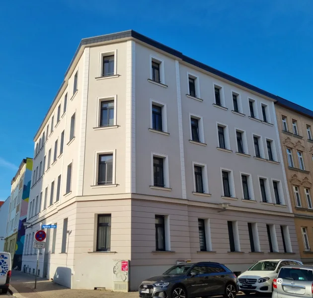 Ansicht - Wohnung mieten in Halle (Saale) / Ost - Moderne 3 Zimmerwohnung im 2.OG mit Balkon und Fußbodenheizung unweit des Bahnhofes.