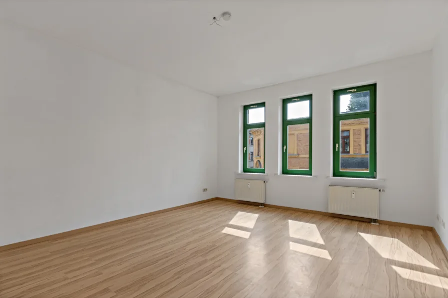 Wohnzimmer - Wohnung mieten in Halle (Saale) - Geräumige 2-Raumwohnung in Top-Lage!!!