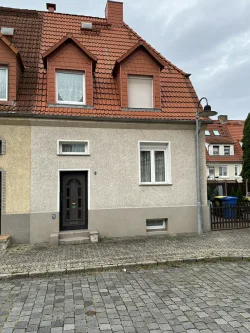  - Haus kaufen in Leuna - Modernisierungsbedürftige DHH in der Kirchgasse in 06237 Leuna zu verkaufen!!!