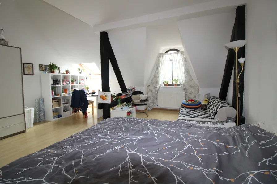 Wohn- und Schlafzimmer IV