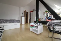 Wohn- und Schlafzimmer V