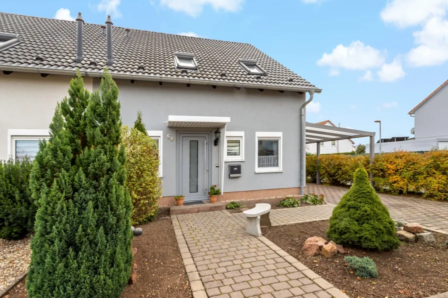 Vorderansicht - Haus kaufen in Teutschenthal - Die Suche hat ein Ende!Doppelhaushälfte,bezugsbereit-mit Garage und Sonnenterrasse in Teutschenthal