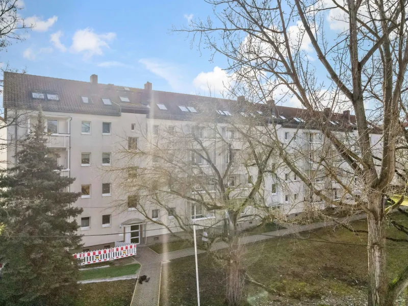 Außenaufnahme - Wohnung kaufen in Halle - Attraktive 2-Raumwohnung am Landrain!