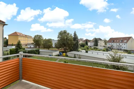 Balkon - Wohnung mieten in Bad Dürrenberg - Ab 01.05.25 - geräumige 3-Raumwohnung mit Balkon inklusive Garage