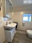Badezimmer OG (große Wohnung)