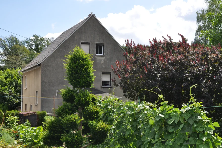 Haus vom Garten aus