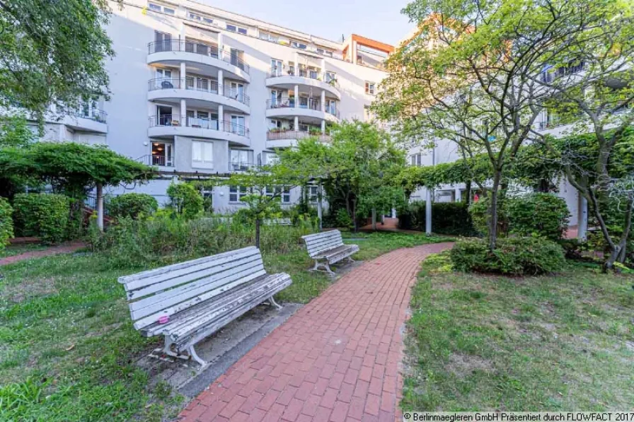 Haus Hofseite - Wohnung kaufen in Berlin, Kreuzberg - Bezugsfreie 3-Zimmerwohnung mit Süd-West-Balkon zum Innenhof in Kreuzberg