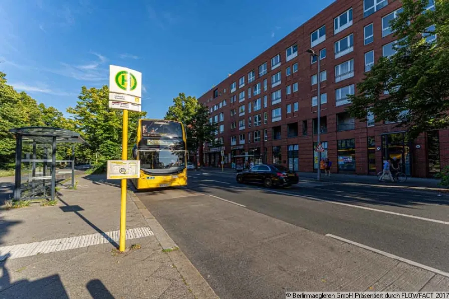 Straße vor dem Haus