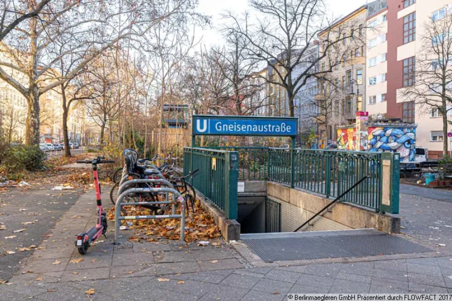 Umgebung, U-Bahnhof Gneisenaustraße