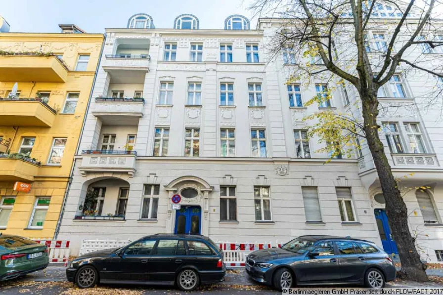 Hausansicht - Wohnung kaufen in Berlin, Reinickendorf - Vermietete 1-Zimmer Altbauwohnung als Kapitalanlage zu verkaufen