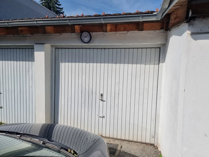  - Garage/Stellplatz kaufen in Ravensburg - Garage mit Vorplatz und elektrischem Torantrieb