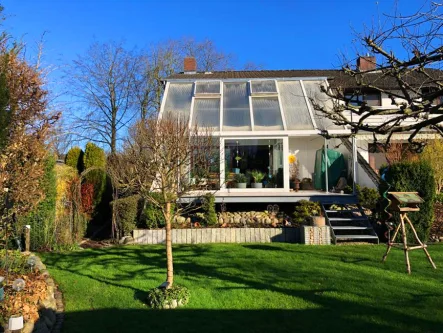 Gartenansicht - Haus mieten in Großhansdorf - Entzückende Haushälfte mit Wintergarten und Sauna