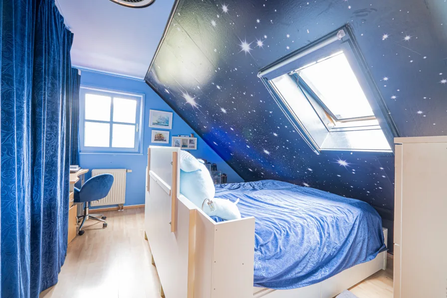 Schlafzimmer DG