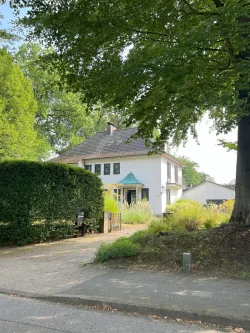  - Haus kaufen in Reinbek - Traumhaft schöne Villa auf herrlichem Grundstück in Reinbek