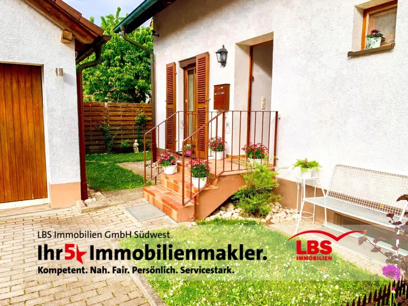 Außenansicht - Haus kaufen in Schallstadt - Traumhaftes Wohnen in Schallstadt!