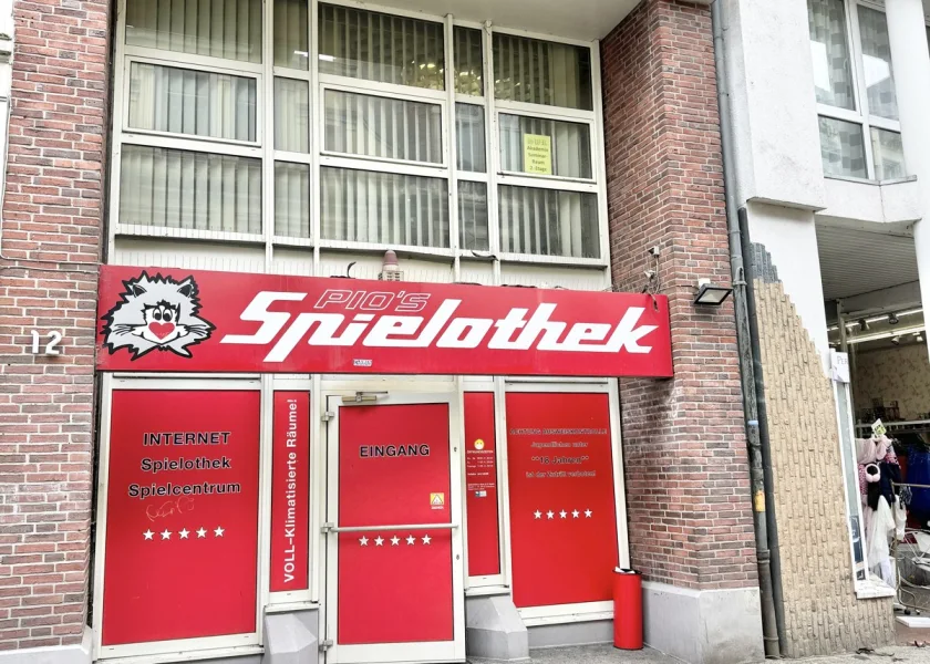 AUSSENANSICHT - Laden/Einzelhandel kaufen in Oldenburg (Oldenburg) - ÜBER 6,5 % RENDITE - VERMIETETE GEWERBEFLÄCHE IN DER INNENSTADT