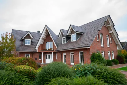 AUSSENANSICHT - Haus kaufen in Visbek - GROSSZÜGIGES EINFAMILIENHAUS MIT EINLIEGERWOHNUNG IN LÄNDLICHER LAGE