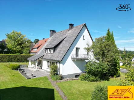 Raumwunder mitten in Warstein - Haus kaufen in Warstein - Raumwunder mitten in Warstein auf großem Grundstück!