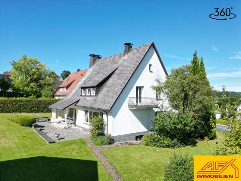 Raumwunder mitten in Warstein - Haus kaufen in Warstein - Raumwunder mitten in Warstein auf großem Grundstück!