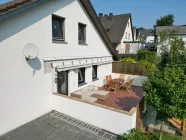 Große Terrasse direkt am Haus