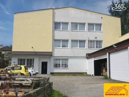 Familienhaus mit Büro- und Gewerbeflächen - Halle/Lager/Produktion kaufen in Arnsberg / Voßwinkel - Büro- und Gewerbeflächen mit verm. Familienhaus zu kaufen! Für Ihre Firma oder Verpachtung!