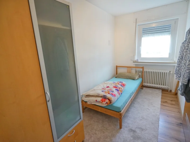 Schlafzimmer mit Abstellraum