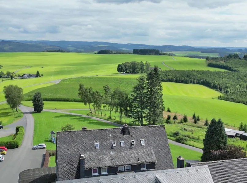 Fernsicht über die Sauerländer Berge