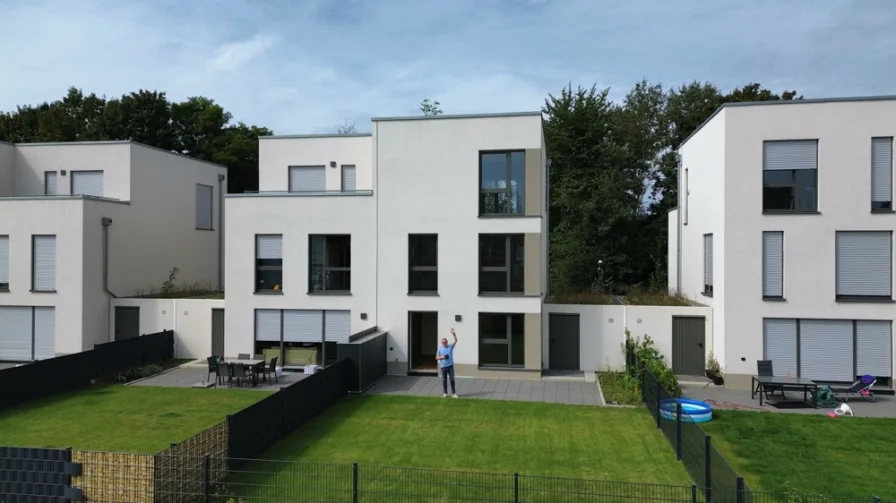 B11 - Haus kaufen in Duisburg / Huckingen - Stilvolle Doppelhaushälfte in Perfektion: Ihr neues Traumzuhause erwartet Sie! Provisionsfrei!