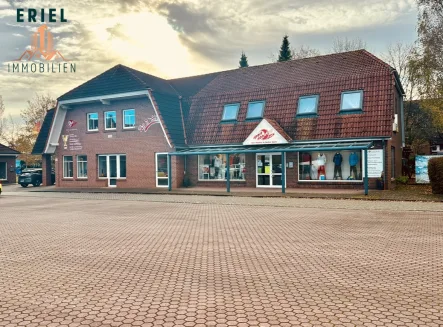 Außenansicht - Laden/Einzelhandel kaufen in Südbrookmerland - 2 Gewerbeflächen auf dem Marktplatz in Victorbur zum Verkaufen/Mietkauf !!