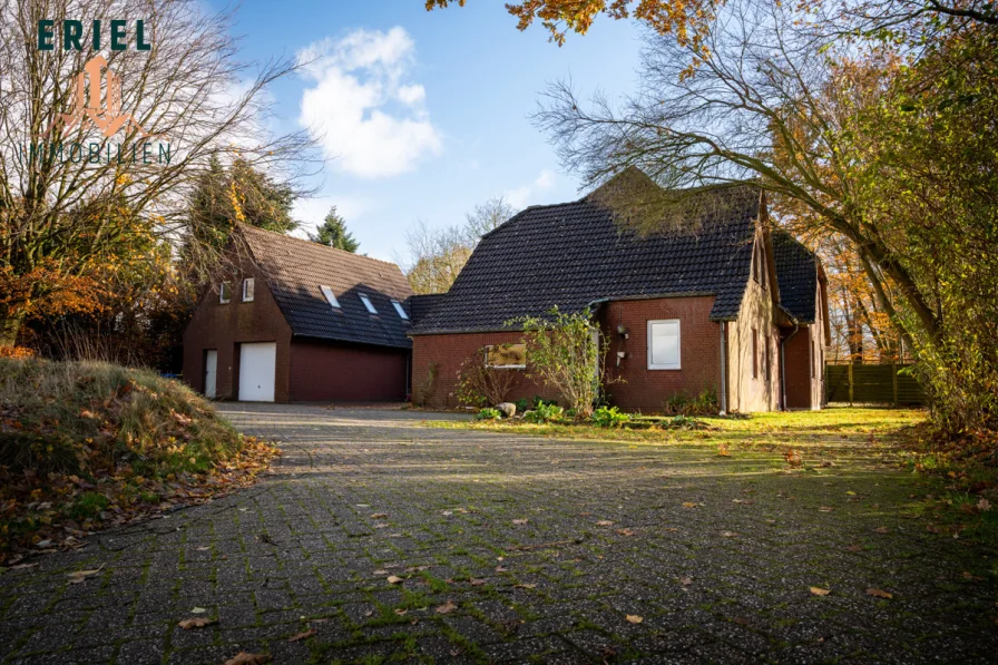 Frontansicht - Haus kaufen in Aurich / Middels-Westerloog - Wohn und Geschäftshaus (ehm. Arztpraxis) in Aurich-Middels zu Verkaufen