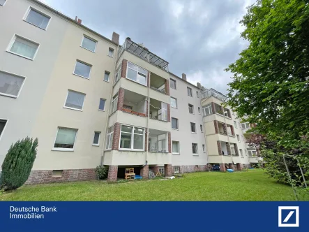 Ansicht vom Innenhof - Wohnung kaufen in Hannover - Geliebte Südstadt - helle, renovierte 3 Zimmer ETW mit sonnigem Balkon zum grünen Innenhof