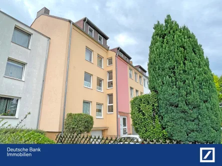 Ansicht - Wohnung kaufen in Hannover - Attraktive, moderne Dachgeschosswohnung mit 4 Zimmern, teilüberdachter Terrasse und 2 Garagen