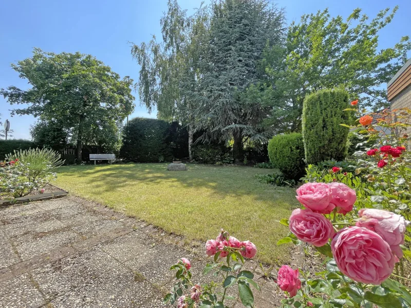 Garten mit Terrasse