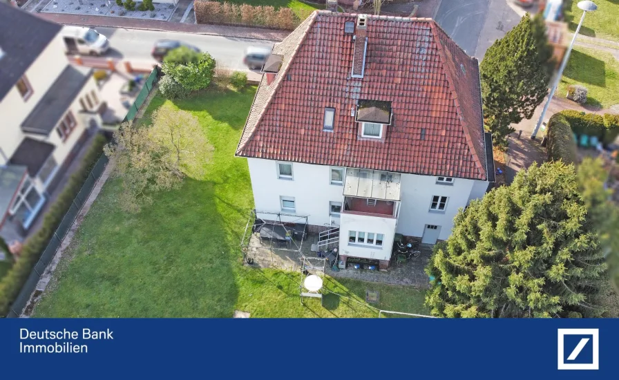 Ansicht - Haus kaufen in Hemmingen - Rohdiamant in gesuchter Wohnlage - teilvermietetes Dreifamilienhaus auf 1003m² Eigentumsgrundstück 