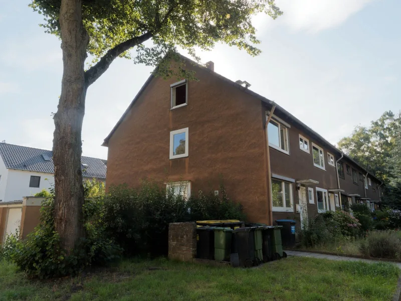 Aussenansicht - Haus kaufen in Braunschweig - Großzügiges Reihen-Endhaus in guter Lage