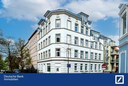 Titelbild - Wohnung kaufen in Hamburg - Modernisierte 3-Zimmer-Altbauwohnung im Herzen von Hamburg-Harburg